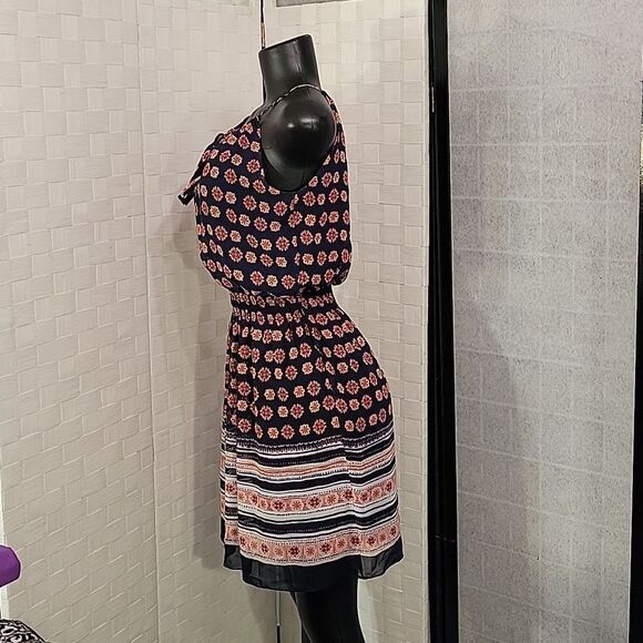 BRAND NEW ENFOCUS STUDIO SLEEVELESS MULTI-COLOR SHIFFON MINI DRESS - Picture 7 of 14